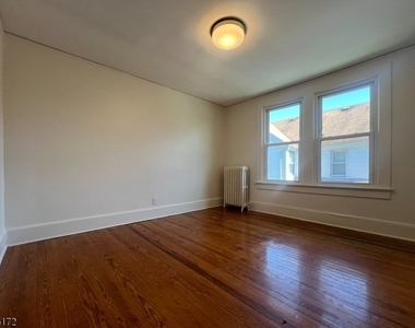 19 E Hanover Ave - Photo Thumbnail 8