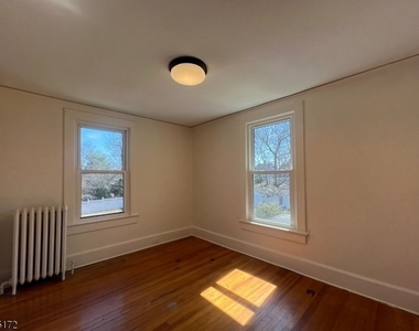 19 E Hanover Ave - Photo Thumbnail 9