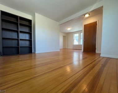 19 E Hanover Ave - Photo Thumbnail 18