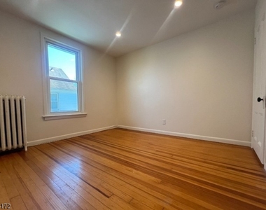 19 E Hanover Ave - Photo Thumbnail 4