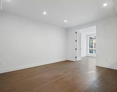 254 East 28th Street - Photo Thumbnail 3