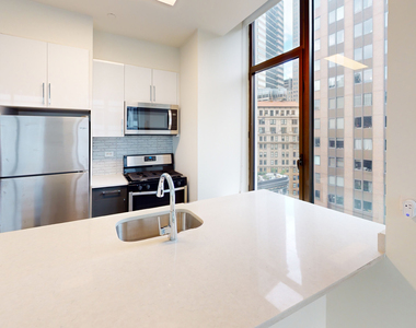 10 Hanover Square - Photo Thumbnail 1