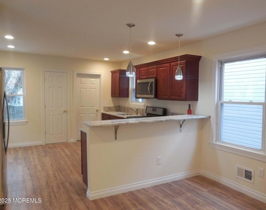 538 Myrtle Avenue - Photo Thumbnail 5