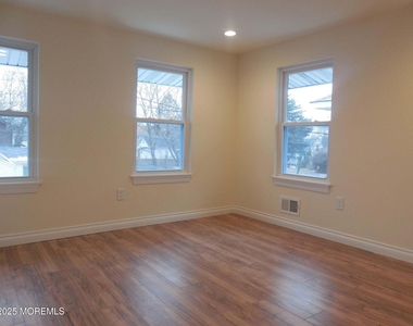 538 Myrtle Avenue - Photo Thumbnail 7