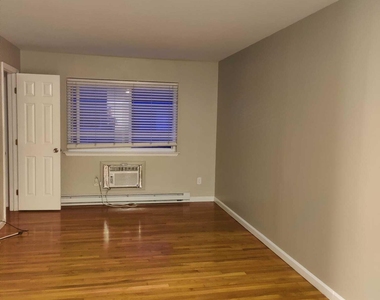 215 Washington Street - Photo Thumbnail 2