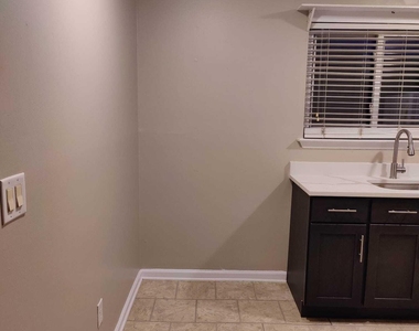 215 Washington Street - Photo Thumbnail 5