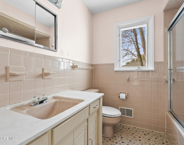 9 Abis Place - Photo Thumbnail 25