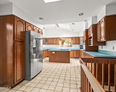 9 Abis Place - Photo Thumbnail 11