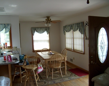 327 New Bedford Road - Photo Thumbnail 3