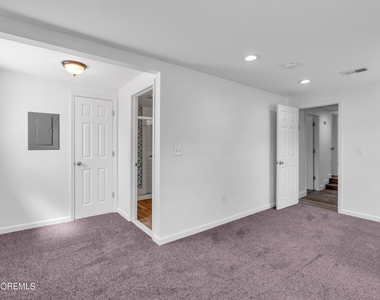 351 Hulse Avenue - Photo Thumbnail 13