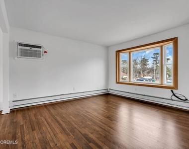613 Champlain Street - Photo Thumbnail 4
