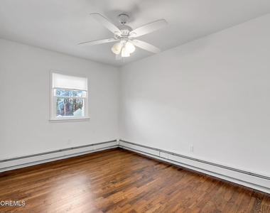 613 Champlain Street - Photo Thumbnail 12
