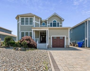 45 E Pampano Drive - Photo Thumbnail 1