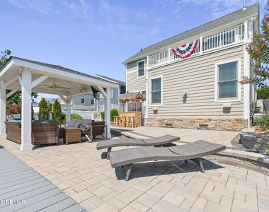 45 E Pampano Drive - Photo Thumbnail 6