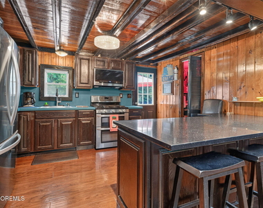 117 Mcdermott Road - Photo Thumbnail 3