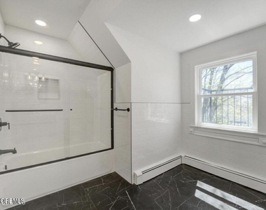 295 Westwood Avenue - Photo Thumbnail 7