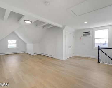 295 Westwood Avenue - Photo Thumbnail 4