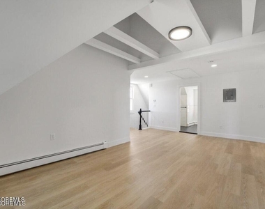 295 Westwood Avenue - Photo Thumbnail 6