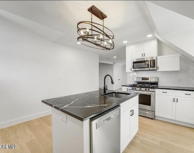 295 Westwood Avenue - Photo Thumbnail 3