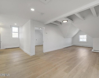 295 Westwood Avenue - Photo Thumbnail 5