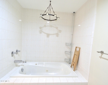 525 Ocean Boulevard - Photo Thumbnail 23