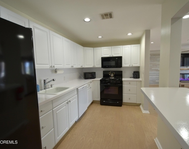 525 Ocean Boulevard - Photo Thumbnail 12