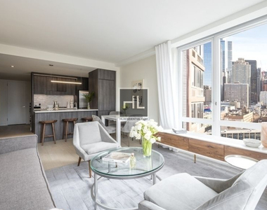 West 52nd Street - Photo Thumbnail 1