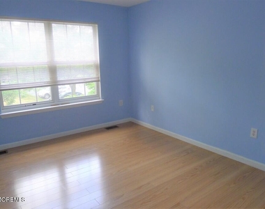 54 Durant Avenue - Photo Thumbnail 11