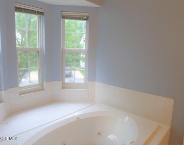 54 Durant Avenue - Photo Thumbnail 8