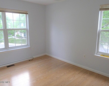 54 Durant Avenue - Photo Thumbnail 10