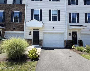 305 Spirit Way - Photo Thumbnail 1