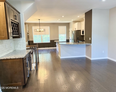 305 Spirit Way - Photo Thumbnail 18