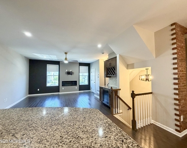 305 Spirit Way - Photo Thumbnail 19