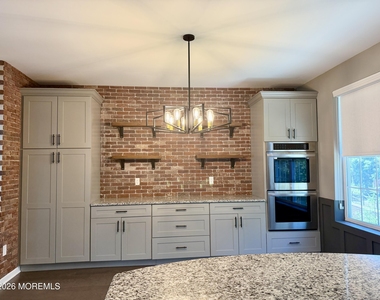 305 Spirit Way - Photo Thumbnail 15