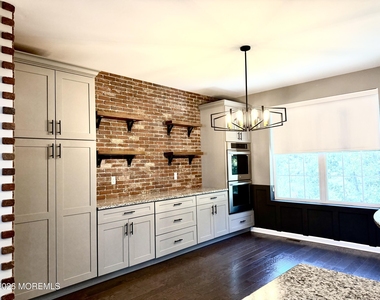 305 Spirit Way - Photo Thumbnail 16