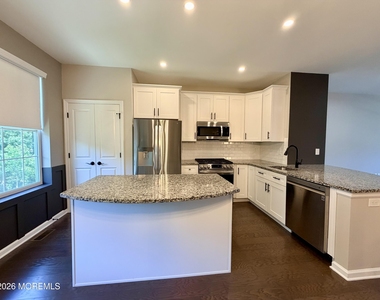 305 Spirit Way - Photo Thumbnail 11