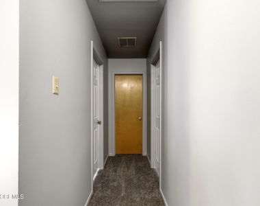 12 S Indian Valley Court - Photo Thumbnail 8