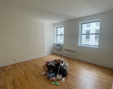 East 12th Street - Photo Thumbnail 1