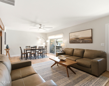 525 Sw Central Avenue - Photo Thumbnail 4