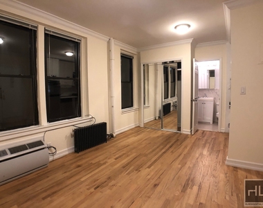 East 58 Street - Photo Thumbnail 1