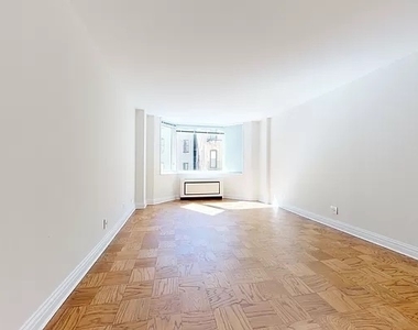 East 71st Street - Photo Thumbnail 2