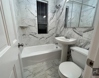 East 58 Street - Photo Thumbnail 3