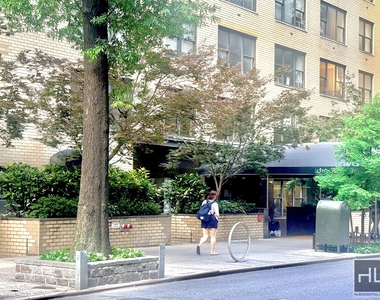 East 49 Street - Photo Thumbnail 1