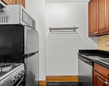 West 58 Street - Photo Thumbnail 2