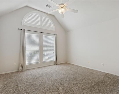 5004 Seville Lane - Photo Thumbnail 31