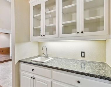 5004 Seville Lane - Photo Thumbnail 17