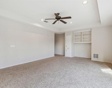 5004 Seville Lane - Photo Thumbnail 30