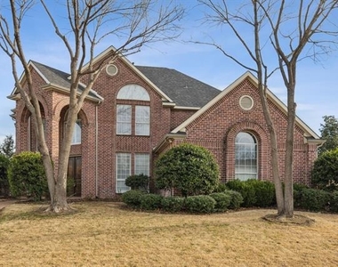 5004 Seville Lane - Photo Thumbnail 3