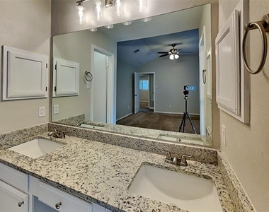 1319 Colony Court - Photo Thumbnail 9