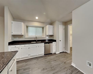 1319 Colony Court - Photo Thumbnail 4